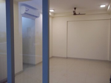 Room in 2 BHK Apartment at Lodha Grandezza, Wagle Industrial Estate – for Rent