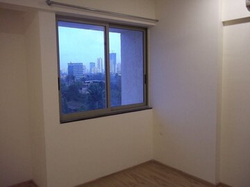 Room in 2 BHK Apartment at Lodha Grandezza, Wagle Industrial Estate – for Rent