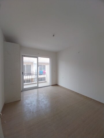 Room in 3 BHK Apartment at Sushma Valencia, International Airport Road – for Rent