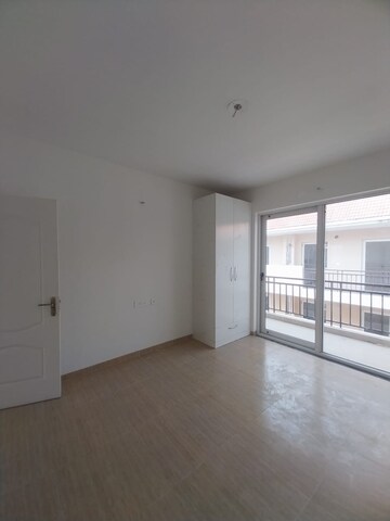Room in 3 BHK Apartment at Sushma Valencia, International Airport Road – for Rent