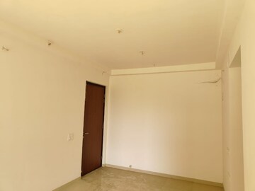Room in 1.5 BHK Apartment at Hiranandani Fortune City, New Panvel – for Sale