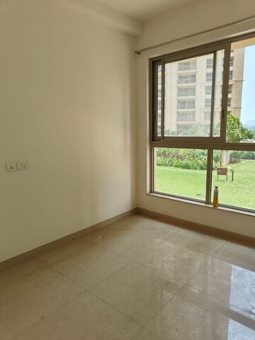Room in 1.5 BHK Apartment at Hiranandani Fortune City, New Panvel – for Sale