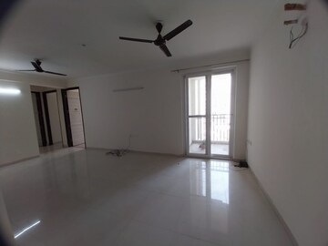 Room in 3 BHK Apartment at Paradigm Business Hermitage Park, Dhakoli Village – for Rent