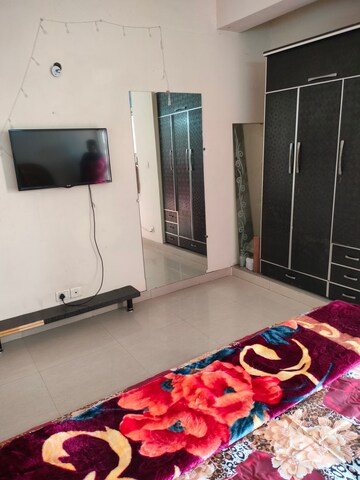 Bedroom in 2 BHK Apartment at Sector 33 – for Rent
