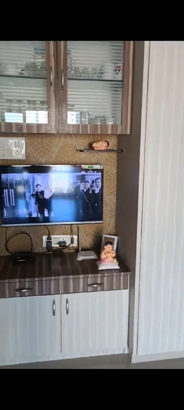 undefined, grant road 1 RK 300 Sq.Ft. Apartment In Grant Road Mumbai 8414445