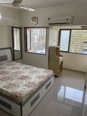 Bedroom in 2 BHK Apartment at Andheri West – for Rent