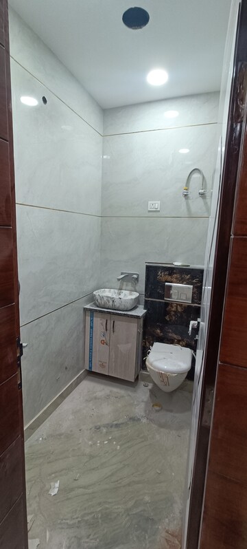 Kitchen in 4 BHK Builder Floor at Rohini Sector 7 – for Sale