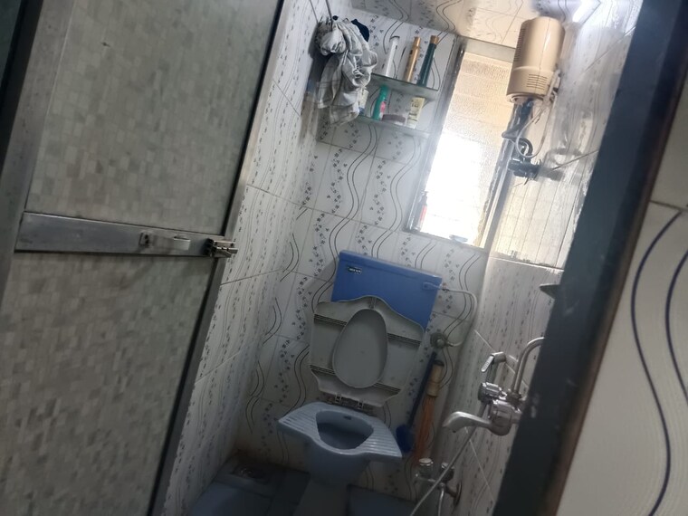 Bathroom, dheeraj-valley 3 Bedroom 930 Sq.Ft. Apartment In Goregaon East Mumbai 8414518