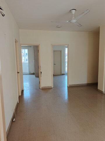 Room in 3.5 BHK Apartment at Emaar Emerald Floors Premier, Sector 65 – for Rent