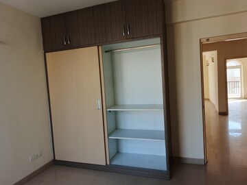 Room in 3.5 BHK Apartment at Emaar Emerald Floors Premier, Sector 65 – for Rent