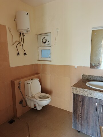 Bathroom in 3.5 BHK Apartment at Emaar Emerald Floors Premier, Sector 65 – for Rent