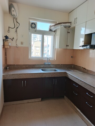 Kitchen in 3.5 BHK Apartment at Emaar Emerald Floors Premier, Sector 65 – for Rent