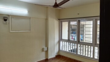 Room in 2 BHK Apartment at Garden View Andheri, Andheri East – for Rent