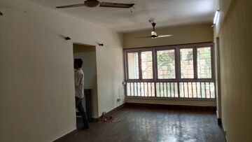 Room in 2 BHK Apartment at Garden View Andheri, Andheri East – for Rent