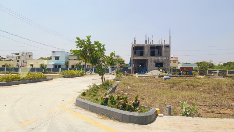 Plot For Sale in Airport Near Plot For Sal