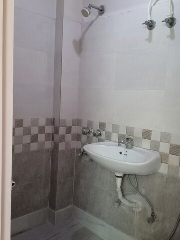 Bathroom in 1 RK Apartment at Khirki Extension – for Rent