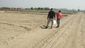  Plot For Sale in Bamnikhera