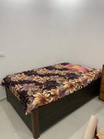 1 RK Apartment For Rent in Varun Enclave, Sector 28