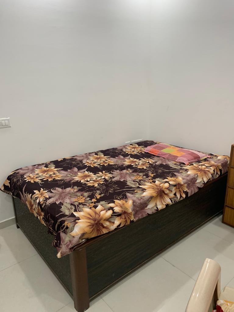 1 RkApartment For Rent in Varun Enclave