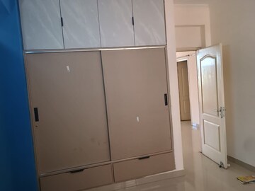 Room in 4 BHK Apartment at Eldeco Saubhagyam, Vrindavan Yojna – for Rent