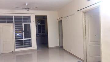 Room in 4 BHK Apartment at Eldeco Saubhagyam, Vrindavan Yojna – for Rent