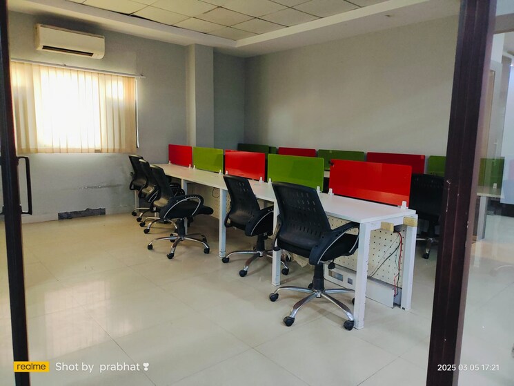 Team Area, arv-park Commercial Office Space in IT/SEZ 1500 Sq.Ft. In Sector 63 Noida 8414919