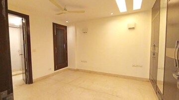 Room in 3 BHK Apartment at Greater Kailash I – for Rent