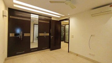 Room in 3 BHK Apartment at Greater Kailash I – for Rent