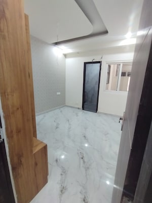 Room in 3 BHK Builder Floor at Pir Machalla – for Sale