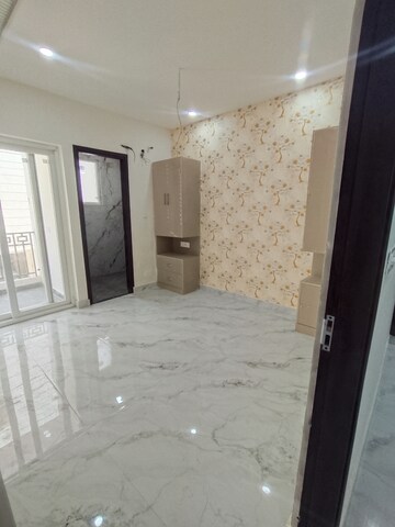 Room in 3 BHK Builder Floor at Pir Machalla – for Sale