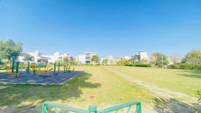 Garden, gmada-eco-city  300 Sq.Yd. Plot In North Mullanpur Chandigarh 8415036