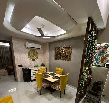 Furnished Amenities in 4 BHK Apartment at Indrapuram – for Rent