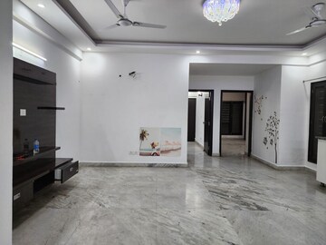 Room in 3 BHK Apartment at Vasant Kunj – for Rent