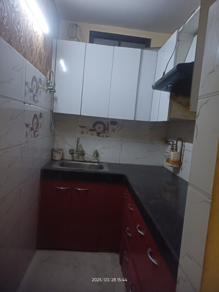 Kitchen, mansa ram park 3.5 Bedroom 750 Sq.Ft. Builder Floor In Mansa Ram Park Delhi 8415257