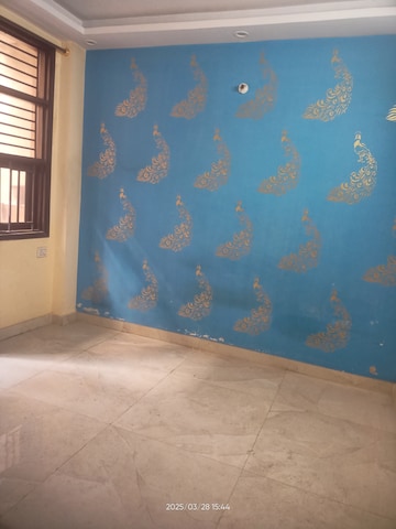 Room in 3.5 BHK Builder Floor at Mansa Ram Park – for Rent