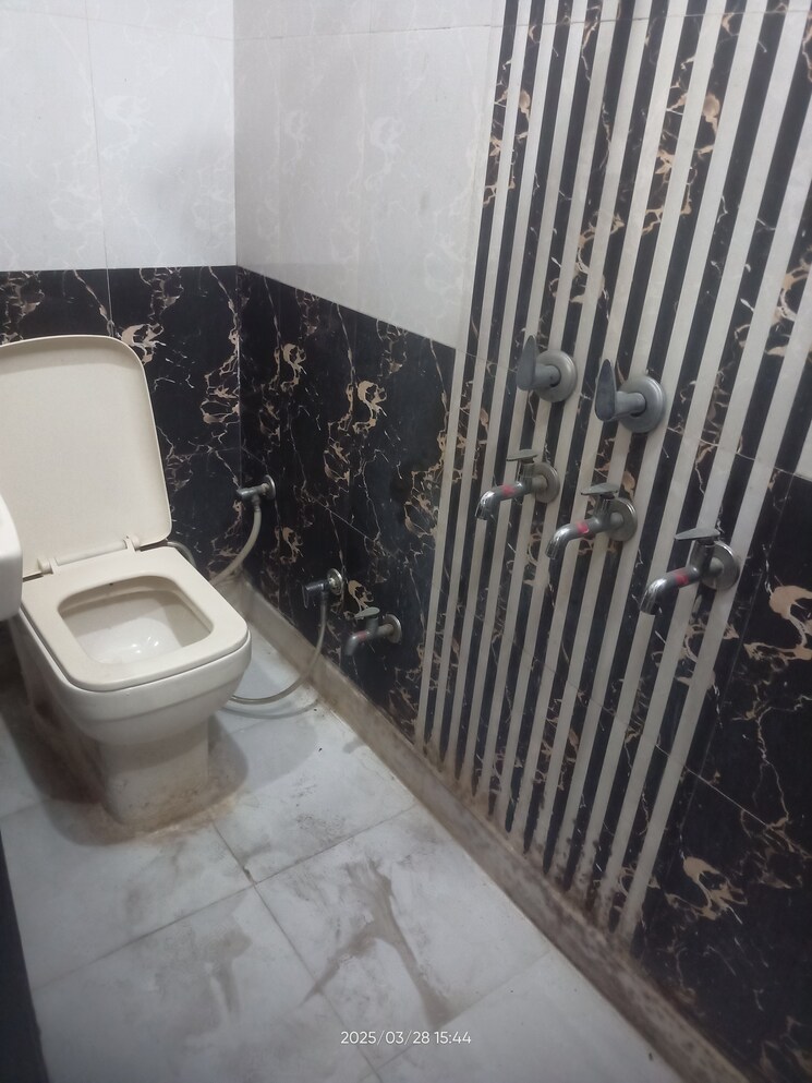 Balcony, mansa ram park 3.5 Bedroom 750 Sq.Ft. Builder Floor In Mansa Ram Park Delhi 8415257