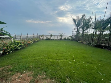 6 BHK Apartment – Garden View at Juhu - for Sale