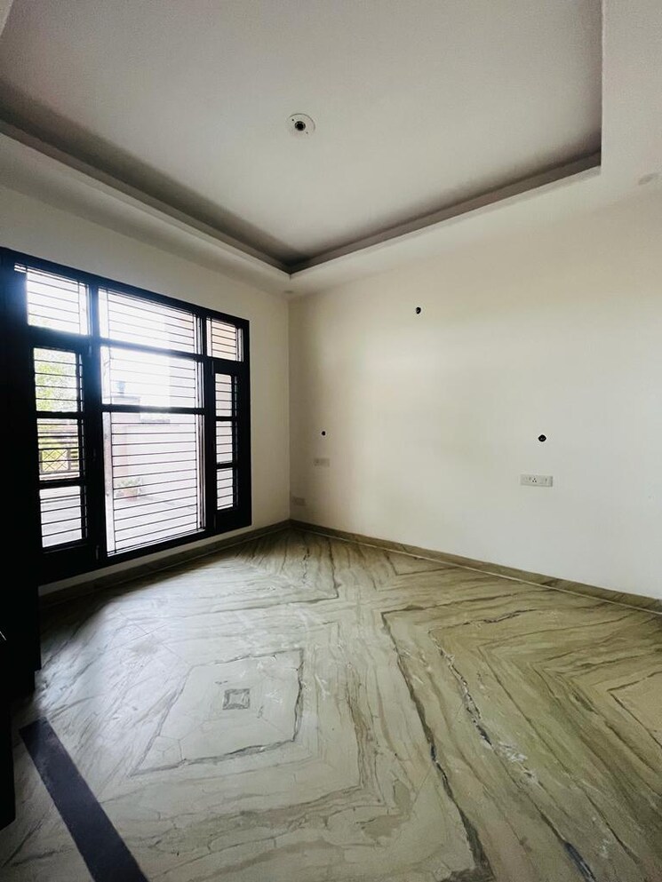 Room, sector 125 4 Bedroom 200 Sq.Yd. Independent House In Sector 125 Mohali 8415343