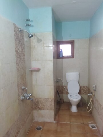 Bathroom in 2.5 BHK Apartment at Greenwood Apartment, Gomti Nagar – for Rent