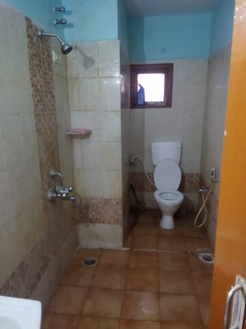 Bathroom in 2.5 BHK Apartment at Greenwood Apartment, Gomti Nagar – for Rent