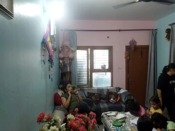 Master Bedroom in 2.5 BHK Apartment at Greenwood Apartment, Gomti Nagar – for Rent