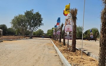 Plot For Sale in Diggi Road