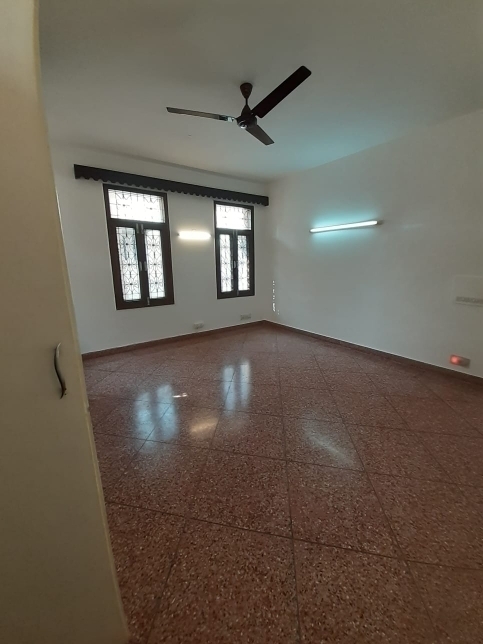 6 BHK + Pooja Room,Servant Room,Study Room,Extra Room Independent House For Sale in New Friends Colony