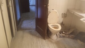 Bathroom in 6 BHK Independent House at New Friends Colony – for Sale
