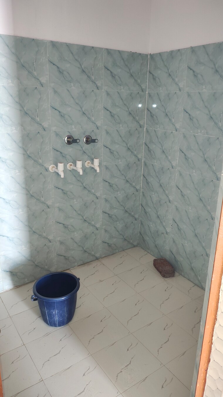 Bathroom, pratap-vihar-gda-flats 2 Bedroom 650 Sq.Ft. Apartment In Pratap Vihar Ghaziabad 8415450