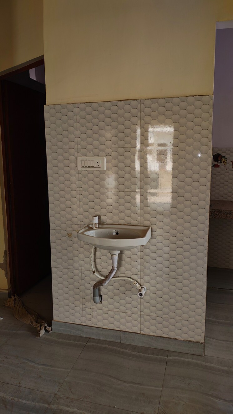 Bathroom, pratap-vihar-gda-flats 2 Bedroom 650 Sq.Ft. Apartment In Pratap Vihar Ghaziabad 8415450