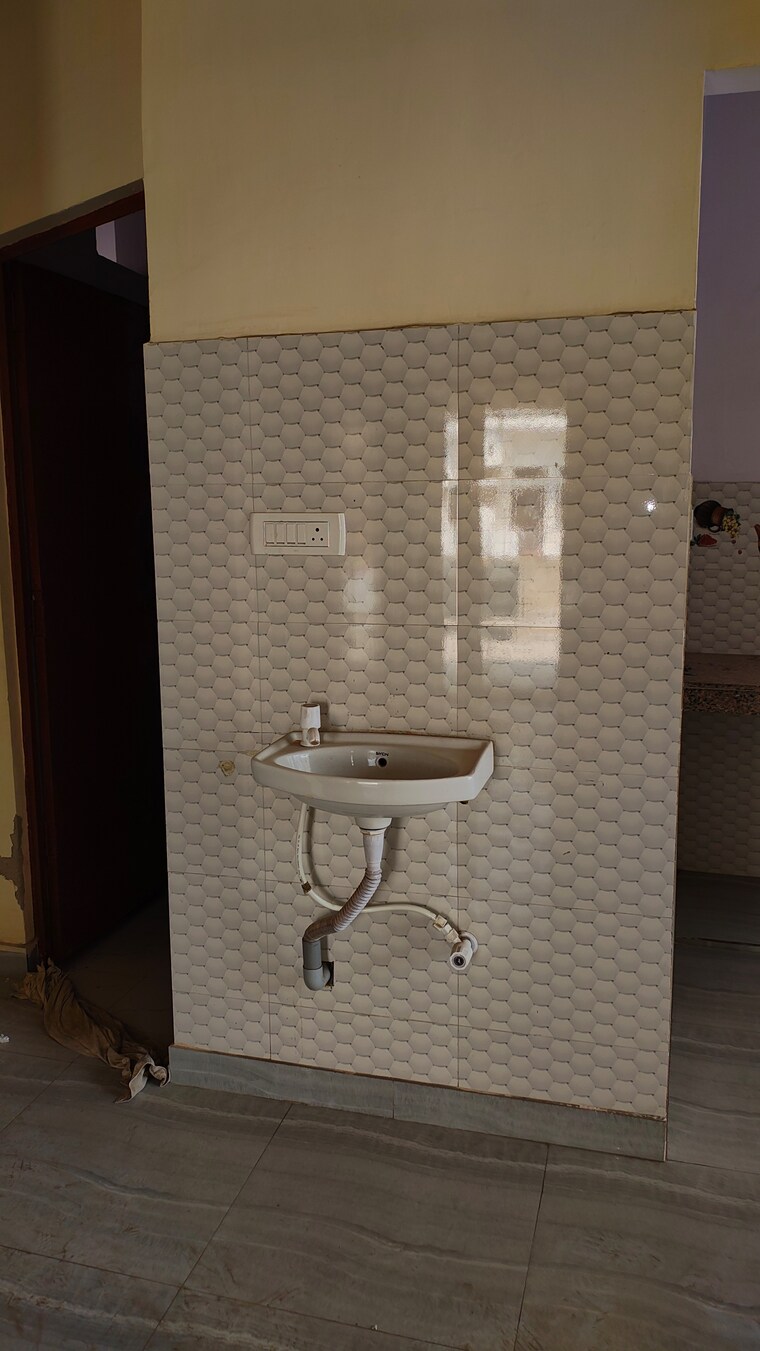 Bathroom, pratap-vihar-gda-flats 2 Bedroom 650 Sq.Ft. Apartment In Pratap Vihar Ghaziabad 8415450