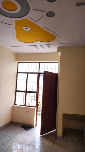 Room in 2 BHK Apartment at Pratap Vihar GDA Flats, Pratap Vihar – for Sale