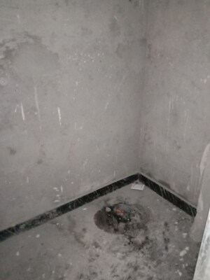 Room in 2.5 BHK Independent House at Dwarka Mor – for Sale