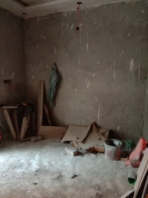 Room in 2.5 BHK Independent House at Dwarka Mor – for Sale